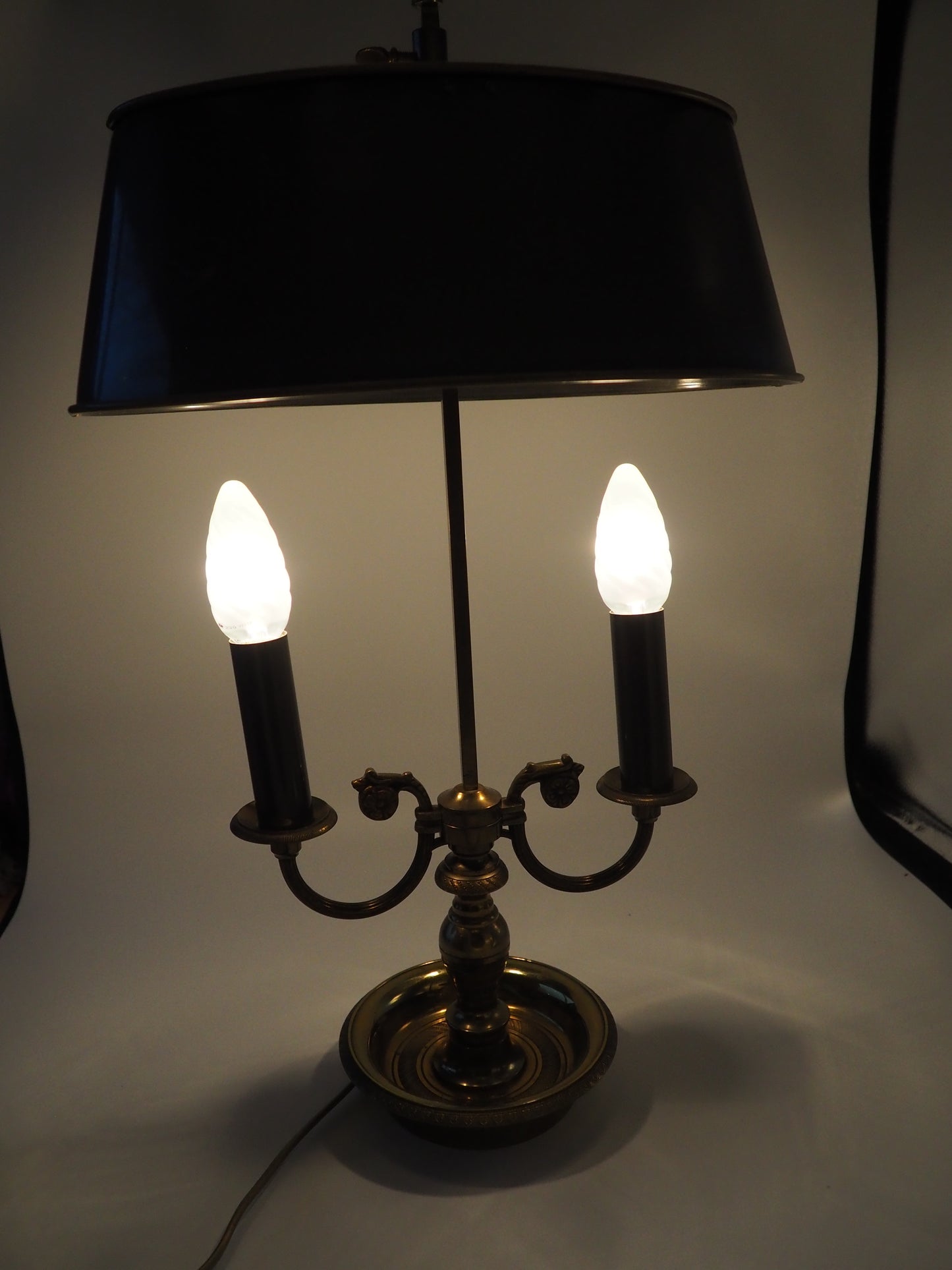 Lampe de table bouillotte